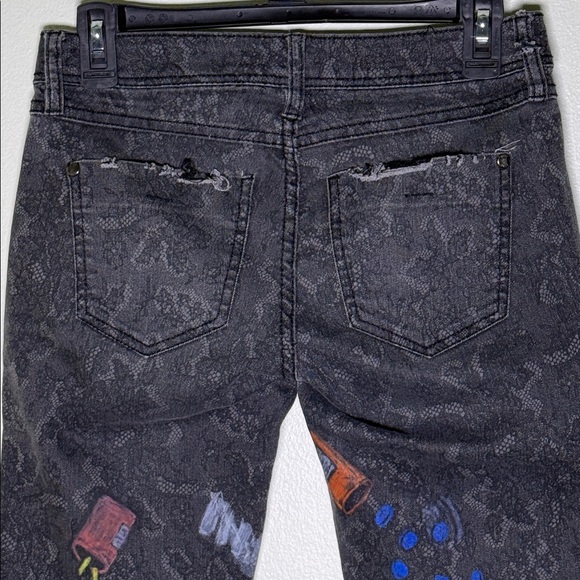 ELLE graffiti jeans - Picture 9 of 11
